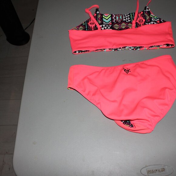 Multi Color Reversibile 2 Pcs  Bikini Swimsuit Size 16 - Picture 2 of 10